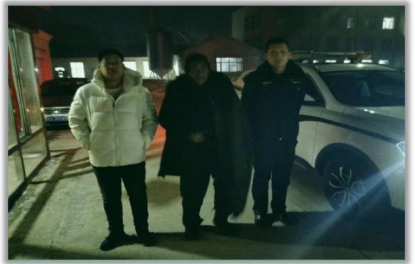 男子高速徒步逆行,黑龙江警方及时救助! 男子高速徒步逆行,黑龙江警方及时救助!