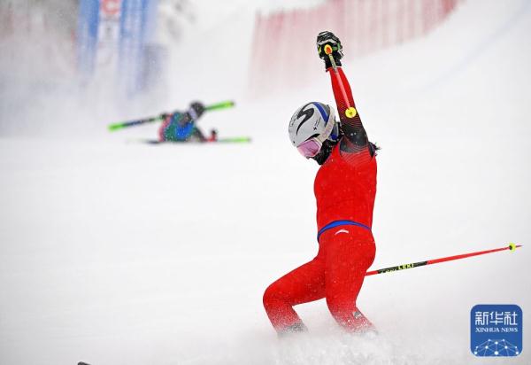 全冬会｜自由式滑雪公开组女子障碍追逐赛况