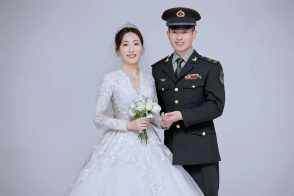 恭喜!他们结婚了 恭喜!他们结婚了