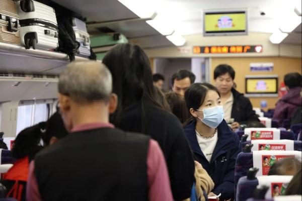 首趟!崇左至广州赴粤返岗动车开行! 首趟!崇左至广州赴粤返岗动车开行!