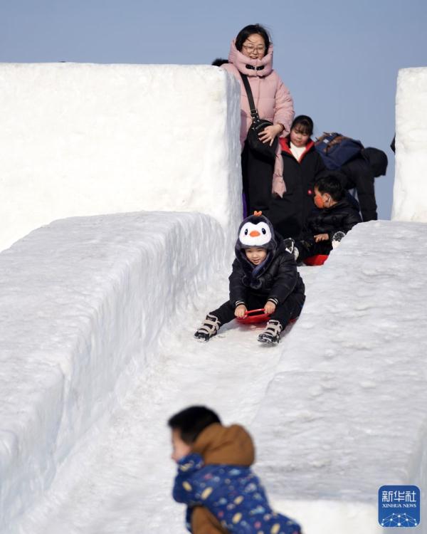 冰雪旅游火出圈 龙江“冰雪+”火爆