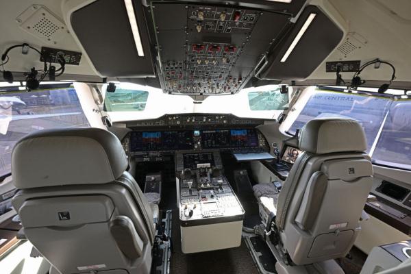 中国产C919和ARJ21飞机首次亮相新加坡航展