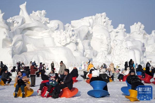 冰雪旅游火出圈 龙江“冰雪+”火爆