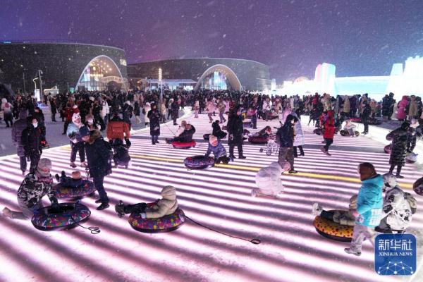 冰雪旅游火出圈 龙江“冰雪+”火爆