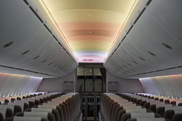 中国产C919和ARJ21飞机首次亮相新加坡航展