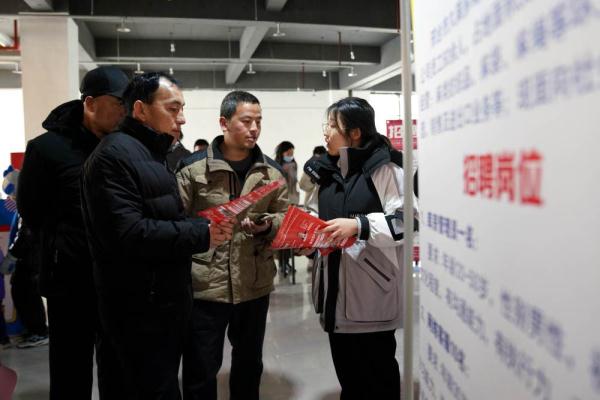 河北巨鹿：新春招聘会 助企开门红