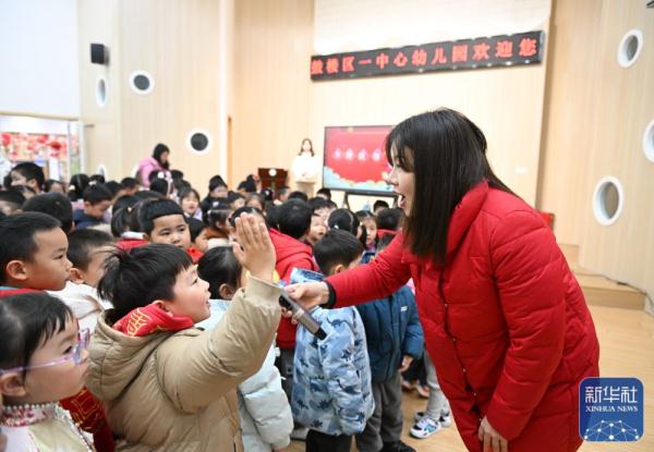 江苏南京:多彩活动迎开学 江苏南京:多彩活动迎开学