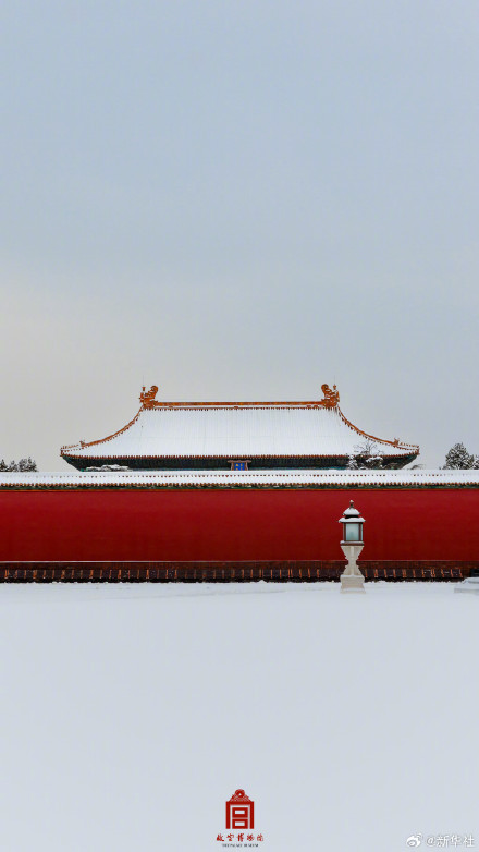 红墙白雪,岁月满苍苔图片