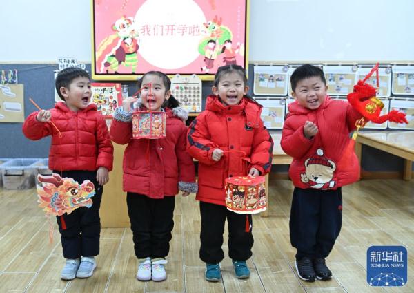 江苏南京:多彩活动迎开学 江苏南京:多彩活动迎开学