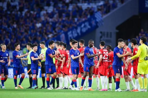 上海球迷遭物理隔离?罕见官方建议:申花球迷乘8号线,海港球迷乘3号线 上海球迷遭物理隔离?罕见官方建议:申花球迷乘8号线,海港球迷乘3号线