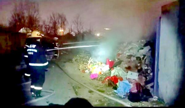 3名少年打球遇火灾,“手表”报警接力引路!网友:这背影真帅 3名少年打球遇火灾,“手表”报警接力引路!网友:这背影真帅