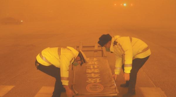 寒潮沙尘暴来袭，交管局发布提示→