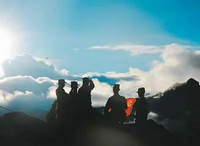 3位藏族阿妈为云中哨所送菜40年，如今沥青路修好了