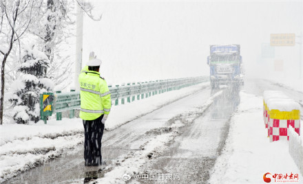受雨雪影响 甘肃部分路段实施临时交通管制 受雨雪影响 甘肃部分路段实施临时交通管制