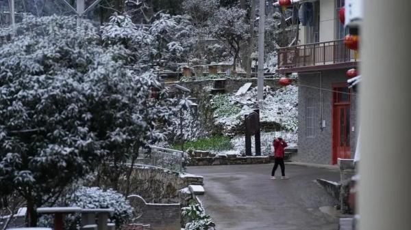 昨日今晨重庆18个区县降雪 未来三天最低温仅-4℃