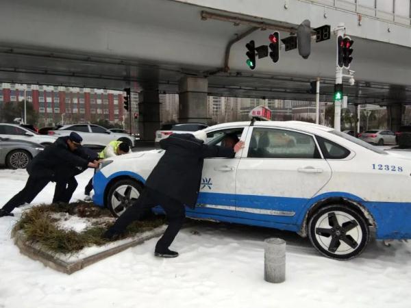 应急响应升级！非必要不出行！武汉今天还有中到大雪+7级阵风