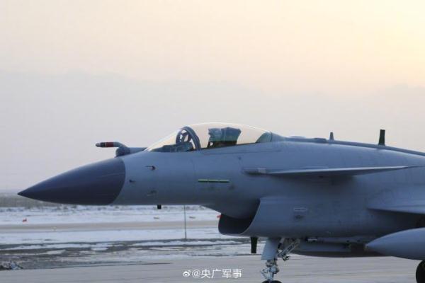 高清大图来了！直击空军多型战机飞行训练