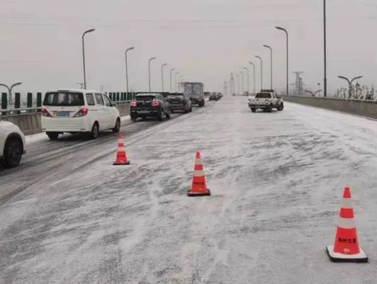 桥面为什么易结冰,这些冰雪路面安全行车知识要谨记 桥面为什么易结冰,这些冰雪路面安全行车知识要谨记