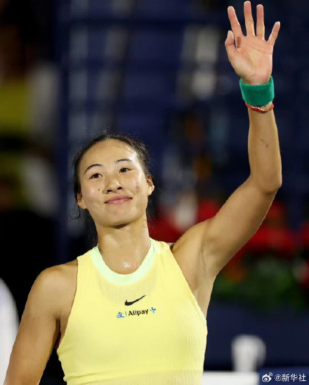WTA1000迪拜站：郑钦文进入八强