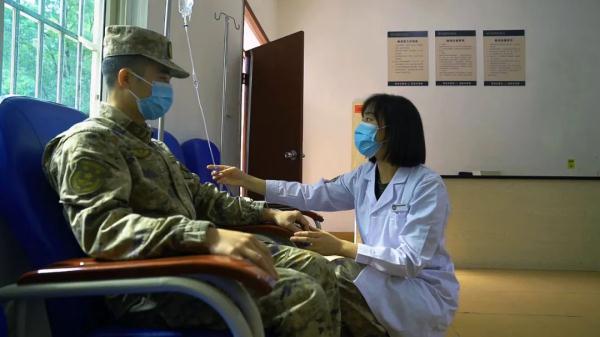 装甲驾驶特级，荣立二等功，这个95后女兵刷屏了！