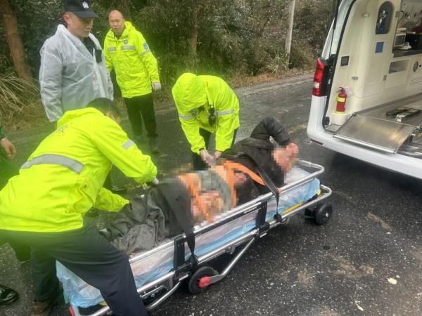 男子山中失联三天三夜！一声狗吠，奇迹出现了