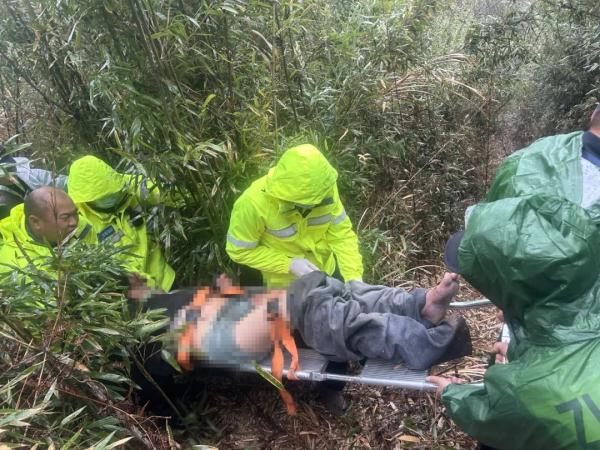 男子山中失联三天三夜！一声狗吠，奇迹出现了