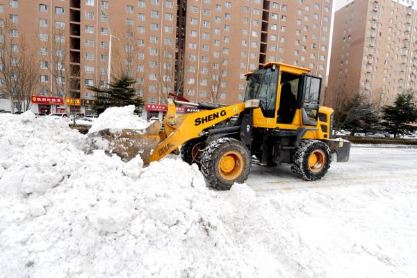 寒潮中，他们坚守岗位