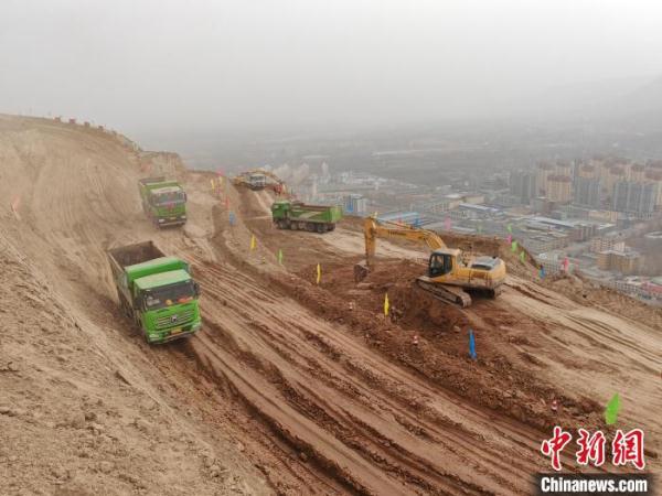 青海推进积石山地震震区红崖山高边坡应急治理