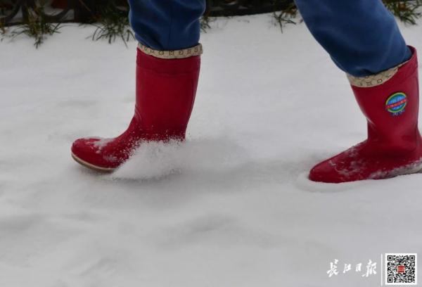 眼前的雪不是雪！武汉到底下的是什么？