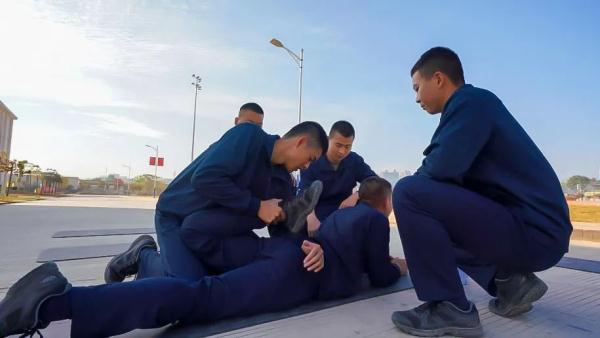 国家一级运动员，成直招军士！