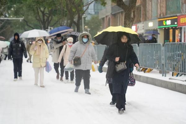 应急响应升级！非必要不出行！武汉今天还有中到大雪+7级阵风