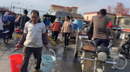 广州三民岛现场：沥心沙大桥断桥后八千村民靠轮渡出行，岛上学校已停课