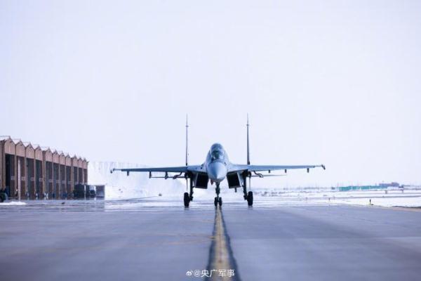 高清大图来了！直击空军多型战机飞行训练