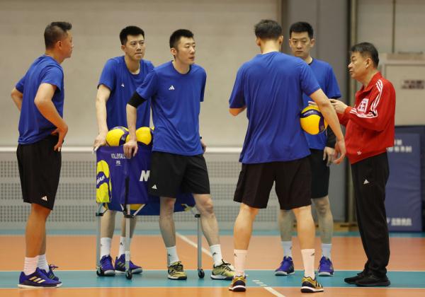 蔡斌：中国女排有信心进入巴黎奥运会