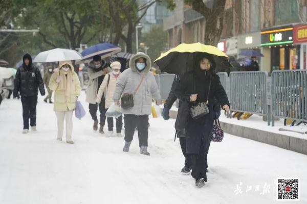 眼前的雪不是雪！武汉到底下的是什么？