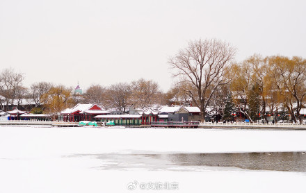 什刹海雪景静谧美丽 雪中胡同年代感拉满