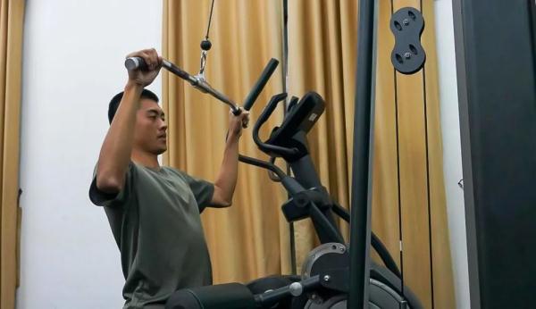 国家一级运动员，成直招军士！