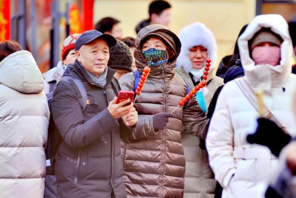 冰城旅游热度持续，特色美食销量不减