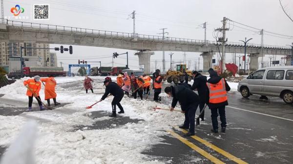 雨雪冰冻还将持续几天？武汉市机场、车站、景区都在行动，现场直击→