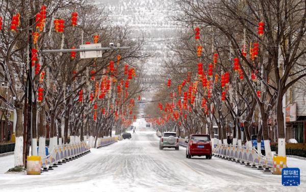 正月里来雪打灯