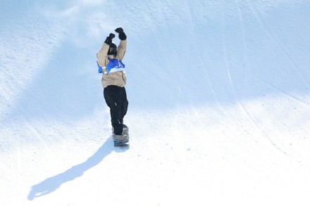 苏翊鸣获十四冬单板滑雪大跳台冠军