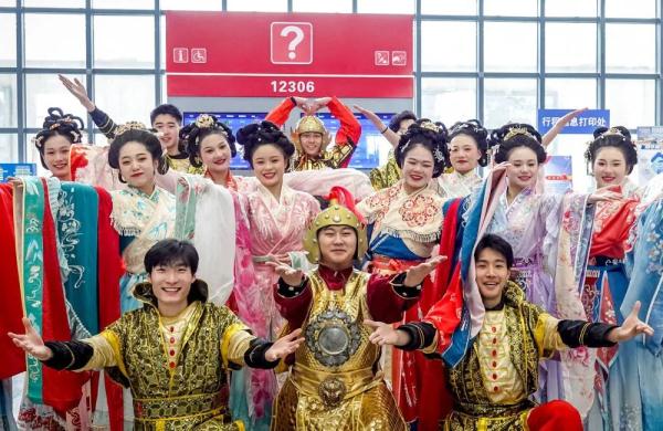 人们正在把城市当景区 人们正在把城市当景区