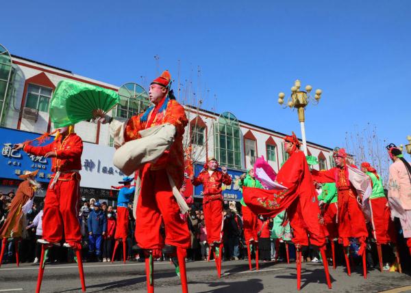 河北香河：民俗传统花会贺新春