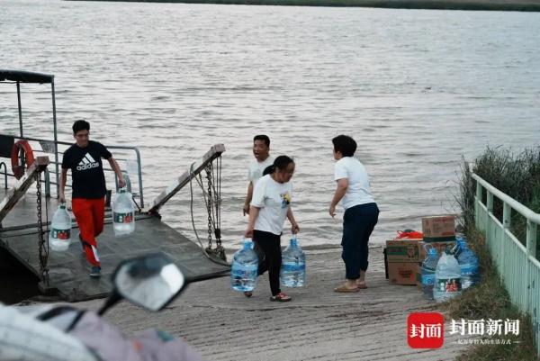 沥心沙大桥被撞断：坠桥的巴士和缺水的三民岛