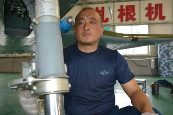 “兵王”光荣退休！这件事他坚持了30年……