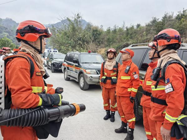 祝平安!云南300多名指战员增援扑救广西山火 祝平安!云南300多名指战员增援扑救广西山火