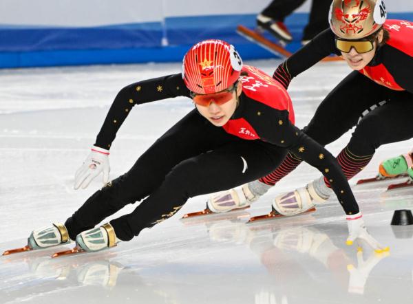 “给你10分钟哭完”——省短道速滑主教练徐英男揭秘十四冬夺冠背后的辛酸