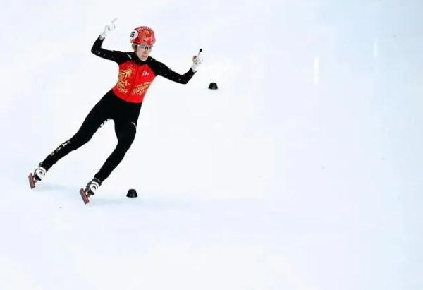 “给你10分钟哭完”——省短道速滑主教练徐英男揭秘十四冬夺冠背后的辛酸