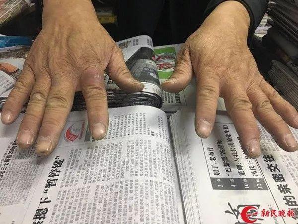 上海最后一家，这次真的要关了？爷叔坚守37年，因卖报成了全国劳模，网友：很怀念