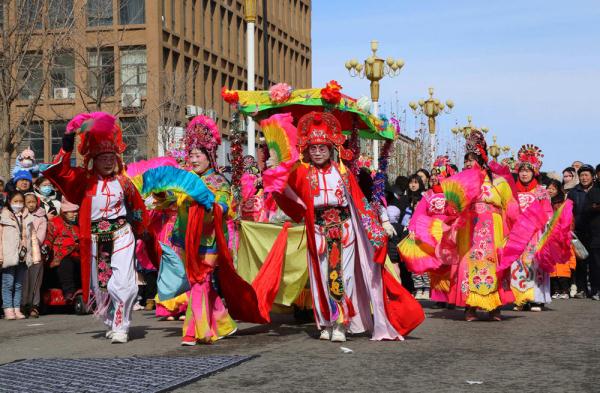 河北香河：民俗传统花会贺新春
